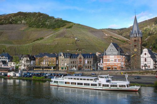 Mosel Valley in April. (Photo by Lauren Mowery)